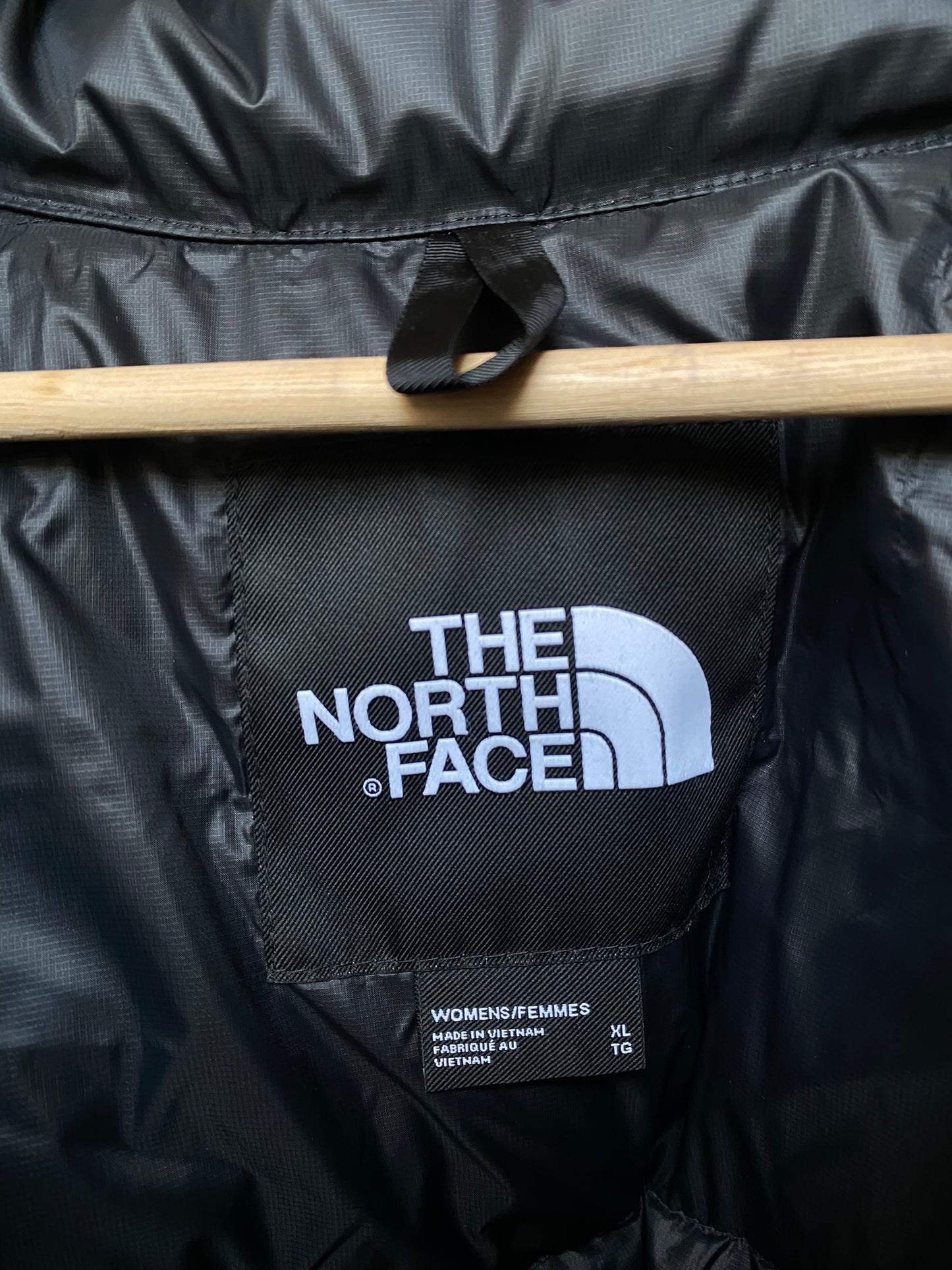 The North Face Women's Nuptse Short Jacket - white dune/black