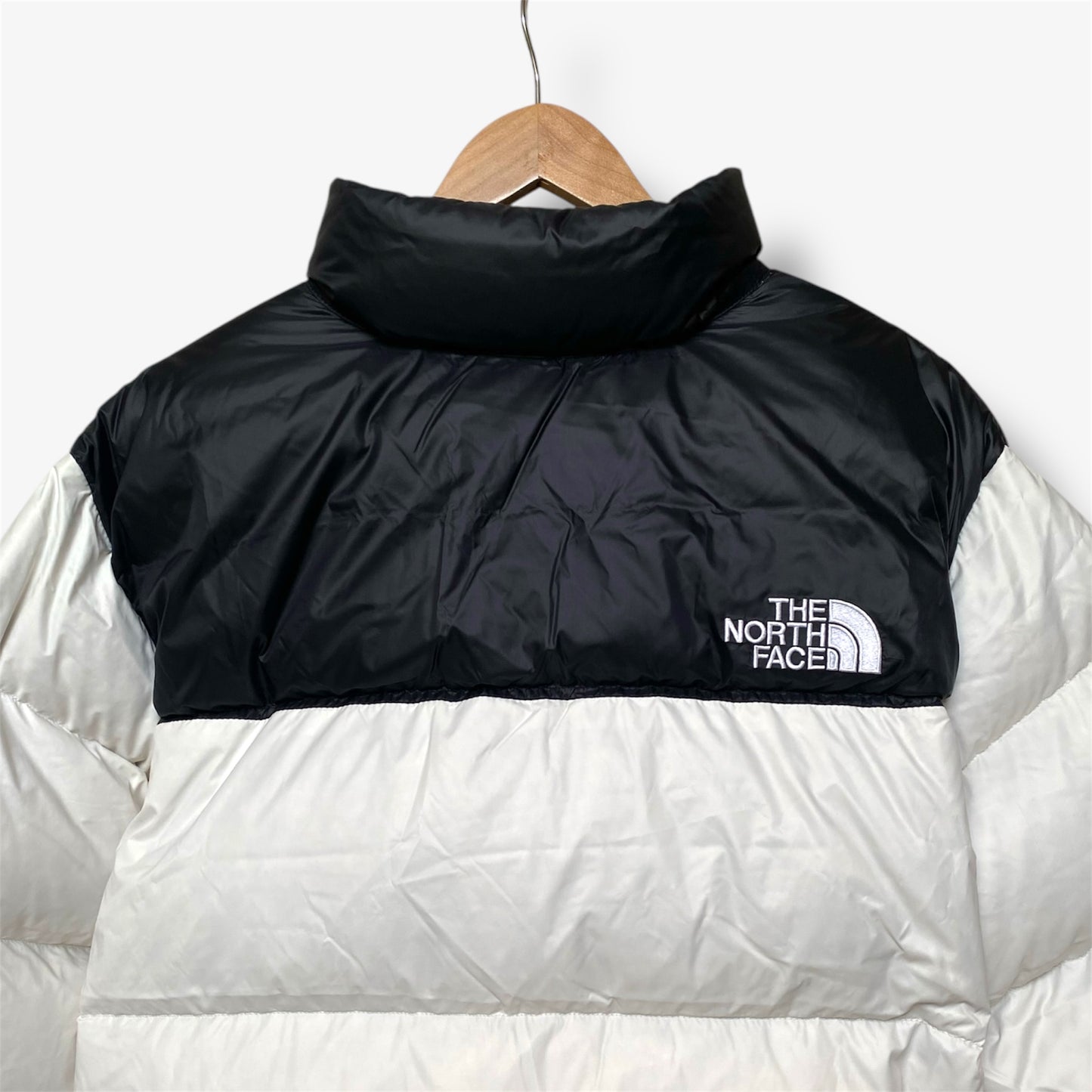 The North Face Women's Nuptse Short Jacket - white dune/black